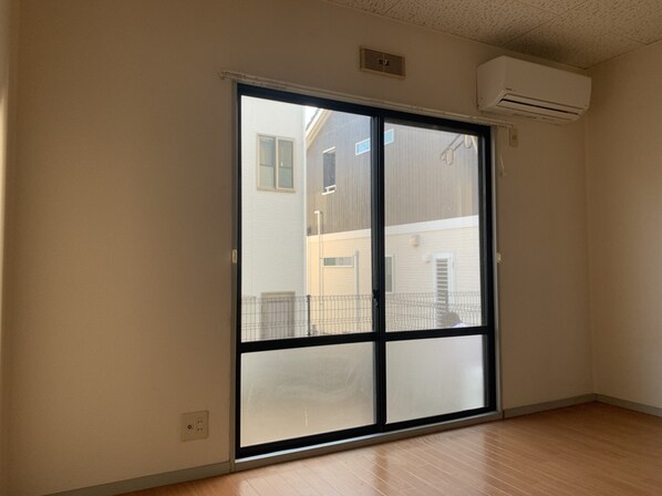 リヴェール北代の物件内観写真